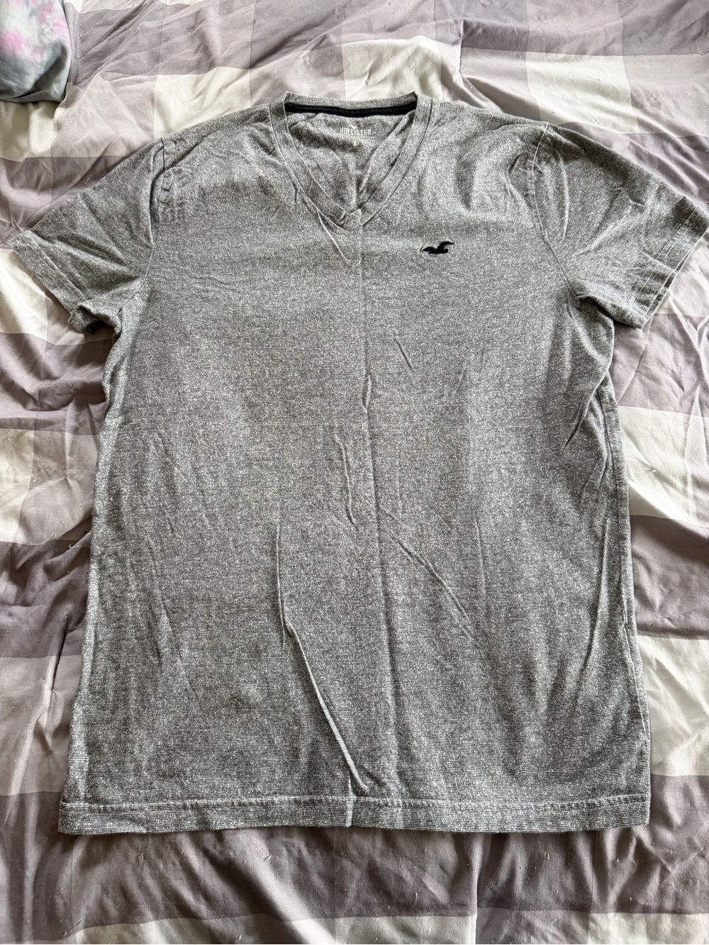 Hollister Men's Heather Gray V-Neck Logo Tee